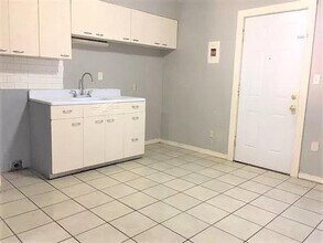 1102 NW 27th St in Oklahoma City, OK - Building Photo - Building Photo