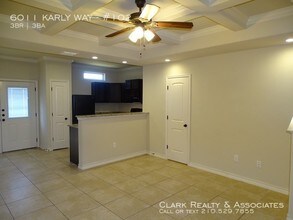 6011 Karly Way-Unit -#102 in San Antonio, TX - Building Photo - Building Photo