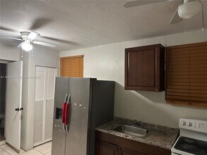 465 NE 157th Ter in Miami, FL - Building Photo - Building Photo