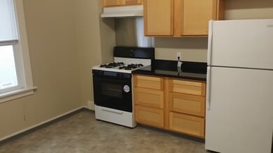 1055b Grand Ave in South San Francisco, CA - Building Photo - Building Photo