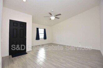 1035 Fox Lake Dr in Lakeland, FL - Building Photo - Building Photo