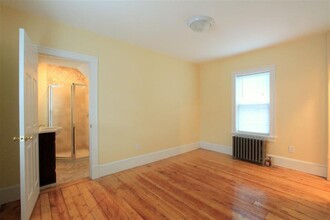 6 White Street Pl, Unit R in Cambridge, MA - Building Photo - Building Photo