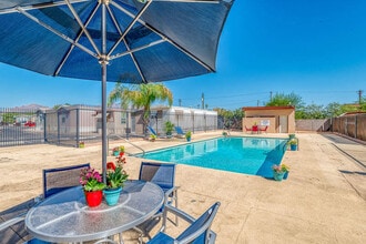 38 W Prince Rd in Tucson, AZ - Building Photo - Building Photo