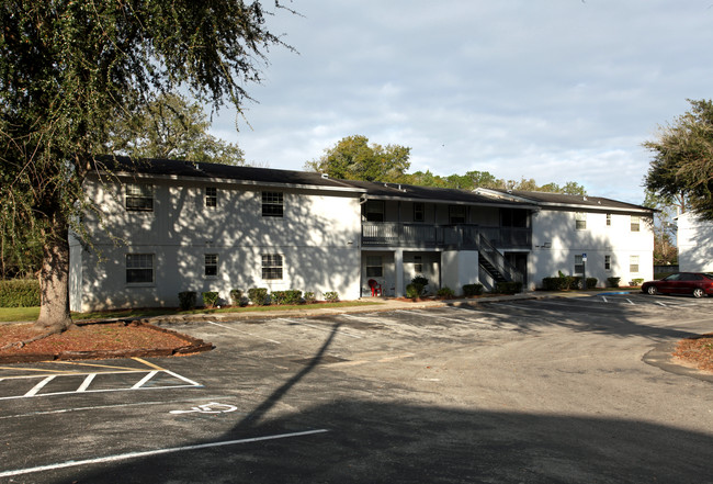 Hickory Knoll in Ocala, FL - Building Photo - Building Photo