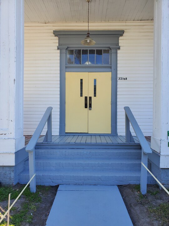 32168 Broad St in Boykins, VA - Building Photo