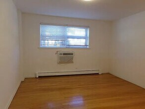 8644 Skokie Blvd in Skokie, IL - Foto de edificio - Building Photo