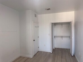 900 SW 43rd Ave in Miami, FL - Building Photo - Building Photo