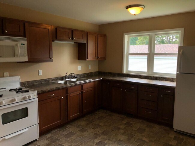 508 12th St-Unit -B in Silvis, IL - Building Photo - Building Photo