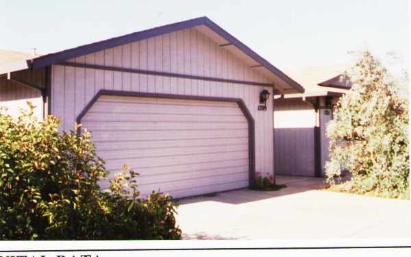 1709-1711 Darby Ln in Ceres, CA - Foto de edificio - Building Photo