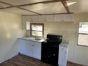 12008 Emory Oak Loop in Thonotosassa, FL - Foto de edificio - Building Photo