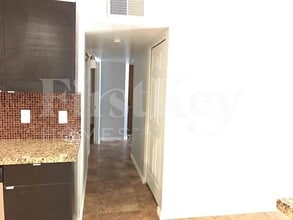 2308 W Orchid Ln in Phoenix, AZ - Foto de edificio - Building Photo