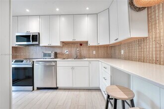 3034 NW 69th Ct in Fort Lauderdale, FL - Building Photo - Building Photo