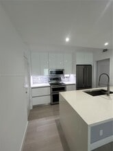 900 River Reach Dr in Fort Lauderdale, FL - Foto de edificio - Building Photo