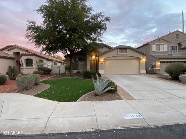 2915 E Shady Spring Trail in Phoenix, AZ - Building Photo - Building Photo