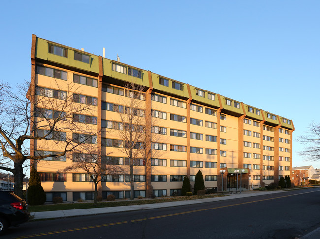 Whitney Towers, L.L.C. (WTL) in Hamden, CT - Building Photo - Building Photo