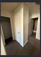 11260 Jackson Ave in Warren, MI - Foto de edificio - Building Photo