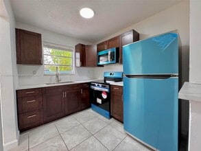 3630 SW 87th Ave in Miami, FL - Building Photo - Building Photo