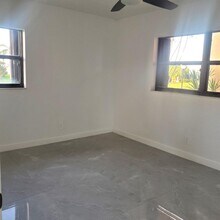 2001 Woolbright Rd in Boynton Beach, FL - Building Photo - Building Photo