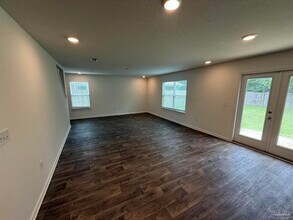 6422 Jerry Lynn Ln in Bellview, FL - Building Photo - Building Photo