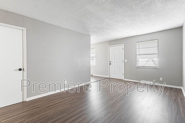 14834 E Nickell Ave in Independence, MO - Building Photo - Building Photo