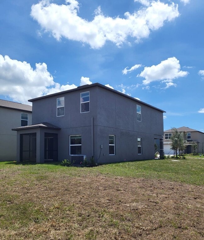 6338 Ten Acre Ct in Zephyrhills, FL - Building Photo - Building Photo