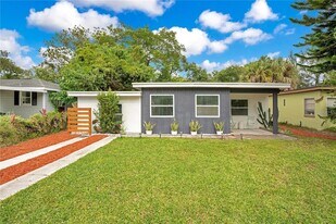 1891 Oglesby Ave, Unit 1826 in Winter Park, FL - Building Photo