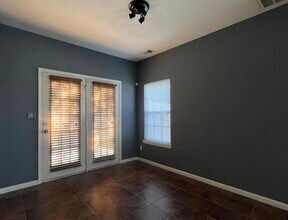 129 Pinter Ct in Virginia Beach, VA - Foto de edificio - Building Photo
