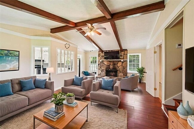 498 Cole Dr SW in Lilburn, GA - Building Photo - Building Photo