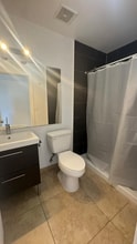 444 SW 3rd St, Unit 3 in Miami, FL - Building Photo - Building Photo