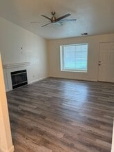 910 Mariposa Ave in Corcoran, CA - Building Photo - Building Photo