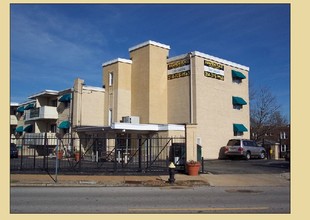 Hampton Place Apartments in St. Louis, MO - Building Photo - Building Photo