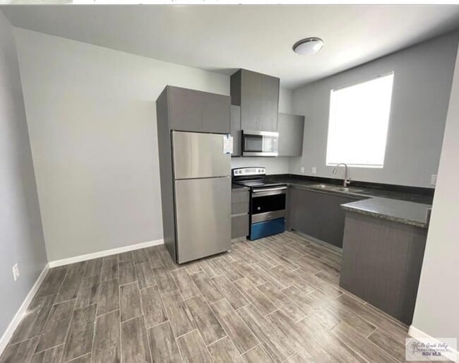 1303 Quitaca Dr in Edinburg, TX - Building Photo - Building Photo