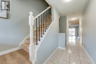 4401 Peter Dr in Burlington, ON - Building Photo - Building Photo