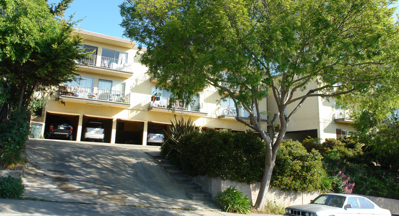 5621 El Dorado Ave in El Cerrito, CA - Building Photo