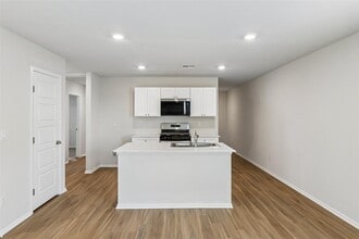 8812 SW 31st St in Oklahoma City, OK - Building Photo - Building Photo