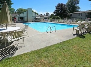 Westminster Place in Liverpool, NY - Building Photo - Building Photo