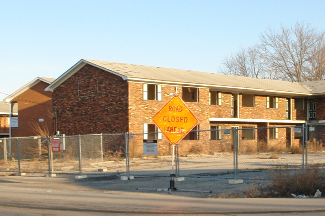 4504 Broadleaf Dr in Louisville, KY - Building Photo - Building Photo