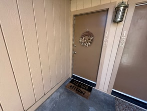 300 Glenwood Cir in Monterey, CA - Building Photo - Building Photo