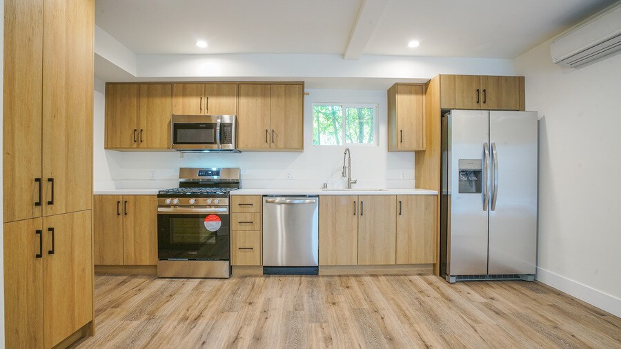 6112 Saturn St in Los Angeles, CA - Building Photo