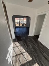 1321 Oak St in Grand Prairie, TX - Building Photo - Building Photo