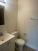 6614 Bancroft Ave in Oakland, CA - Building Photo - Building Photo