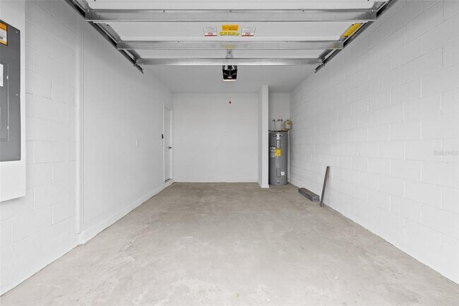 16353 Bird of Paradise Ave in Clermont, FL - Building Photo - Building Photo