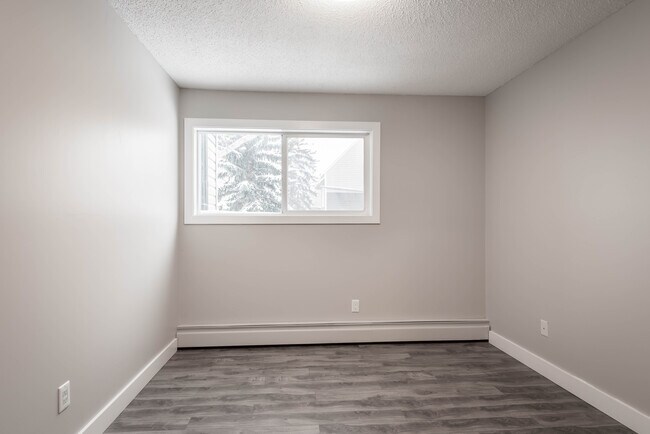 Ekota Manor in Edmonton, AB - Building Photo - Building Photo