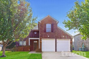 2811 S Serrano in Grand Prairie, TX - Building Photo