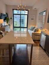 525 Water St SW, Unit 311 in Washington, DC - Foto de edificio - Building Photo