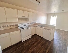 1312 Dugger Cir in Killeen, TX - Building Photo - Building Photo