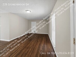 228 Stoneybrook Dr in Marietta, GA - Building Photo - Building Photo
