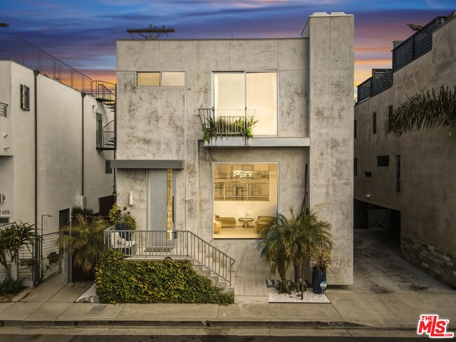 property at 657 Mildred Ave