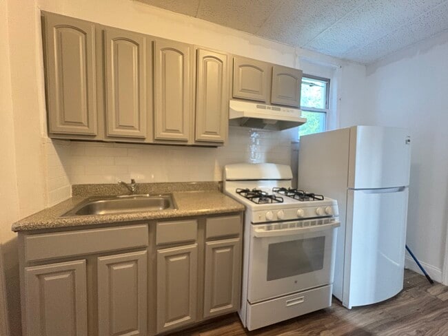 85 Oak St, Unit 1