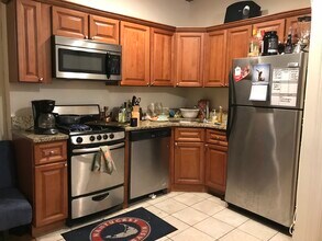 210 Hemenway St, Unit 1B in Boston, MA - Building Photo - Building Photo